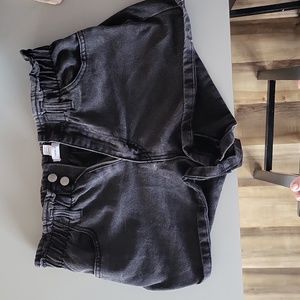 Forever 21 Black denim Jean shorts with elastic waistband